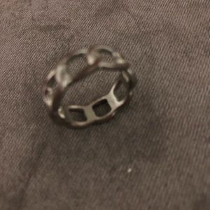 Links ring